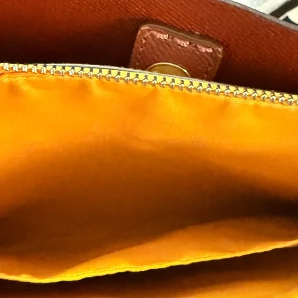 Coach Forest Green Bucket Bag w/Wallet - Picture 11 of 12